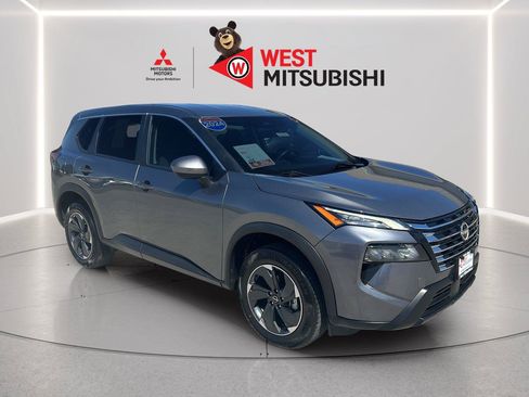 Used 2024 Nissan Rogue SV AWD/4WD image 7