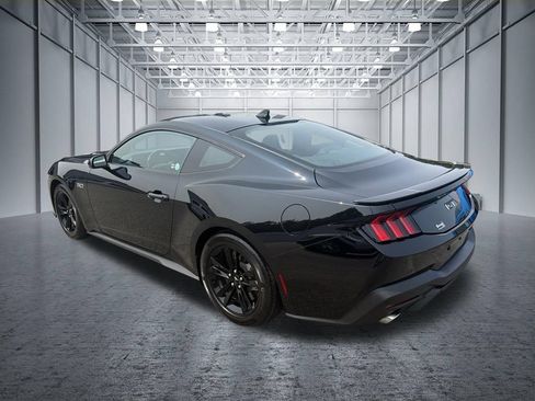 Used 2025 Ford Mustang GT RWD image 3