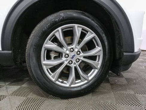 Used 2023 Ford Explorer XLT w/ Equipment Group 202A AWD/4WD image 15