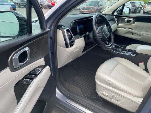 Used 2023 Kia Sorento SX AWD/4WD image 17