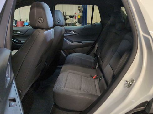 Used 2025 Chevrolet Equinox LT w/ Safety and Technology Package image 24