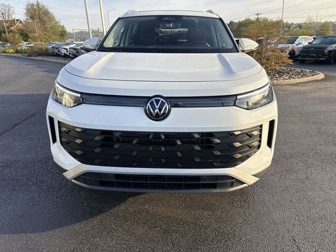 New 2026 Volkswagen Tiguan SE AWD/4WD image 2