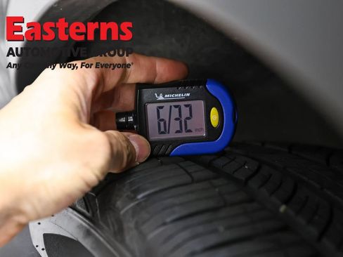 Used 2025 Nissan Pathfinder SL w/ SL Premium Package AWD/4WD image 28