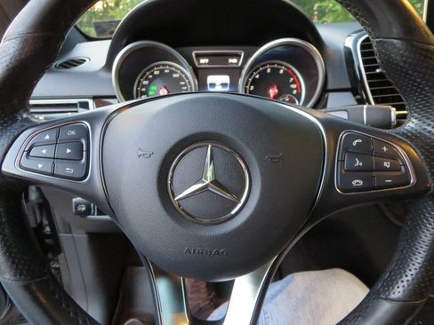 Used 2016 Mercedes-Benz GLE 350 GLE 350 4MATIC AWD 4dr SUV w/ Premium Package image 37