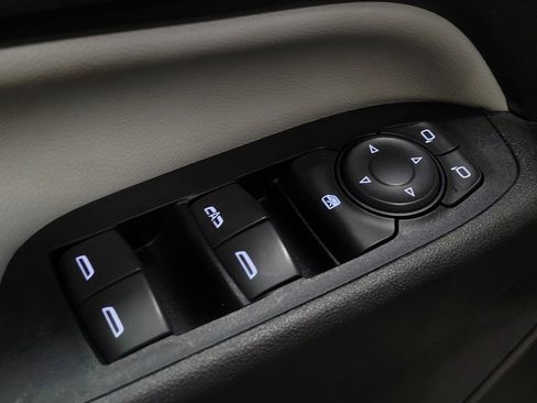 Used 2020 Chevrolet Equinox LS w/ LS Convenience Package image 27