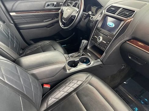 Used 2017 Ford Explorer Platinum AWD/4WD image 23