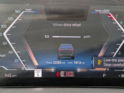 Used 2025 BMW X7 xDrive40i w/ M Sport Package AWD/4WD image 9