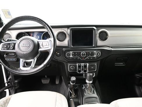 Used 2021 Jeep Wrangler Unlimited Sahara AWD/4WD image 15