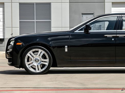 Used 2017 Rolls-Royce Ghost RWD image 10