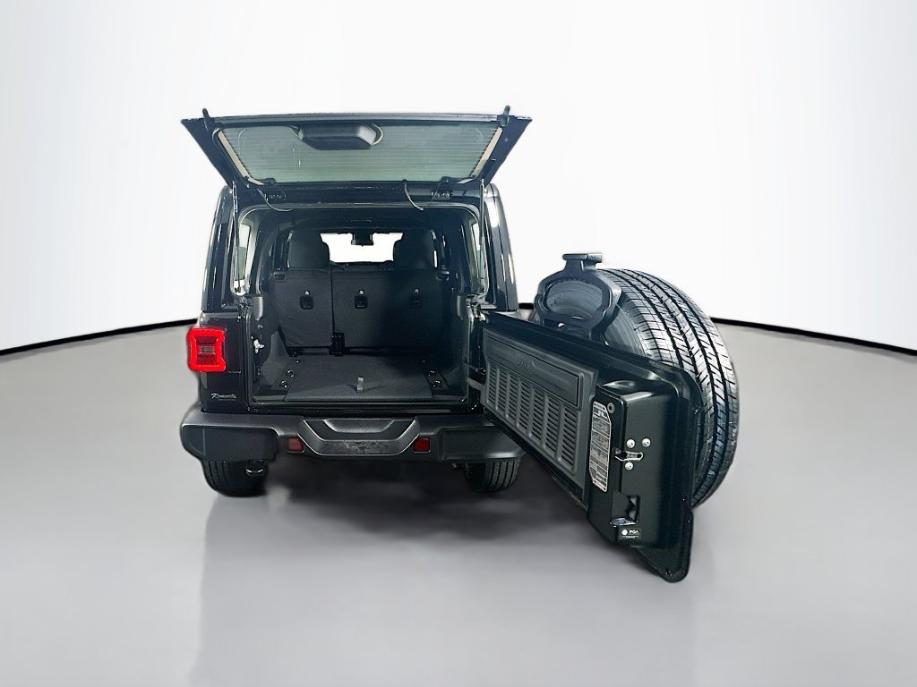 New 2025 Jeep Wrangler Unlimited Sahara AWD/4WD image 15