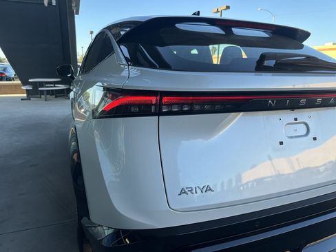 Used 2024 Nissan Ariya FWD image 13