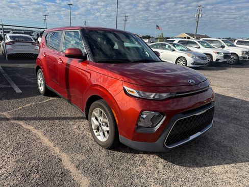 Used 2021 Kia Soul S FWD image 1