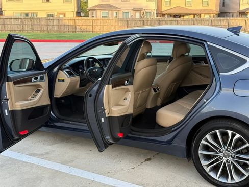 Used 2015 Hyundai Genesis 3.8 RWD image 10