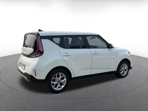 Used 2025 Kia Soul LX w/ LX Technology Package FWD image 15