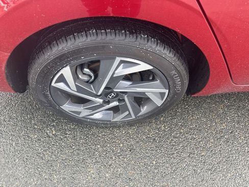 Certified 2025 Hyundai Elantra Sport image 12