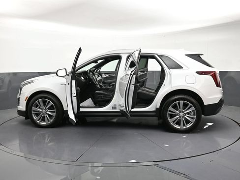 Certified 2025 Cadillac XT5 Premium Luxury AWD/4WD image 34