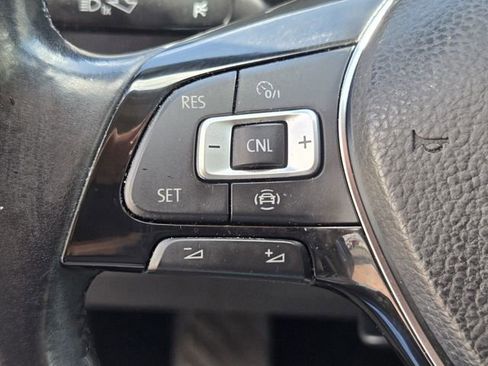 Used 2019 Volkswagen Tiguan SE w/ Panoramic Sunroof Package image 27