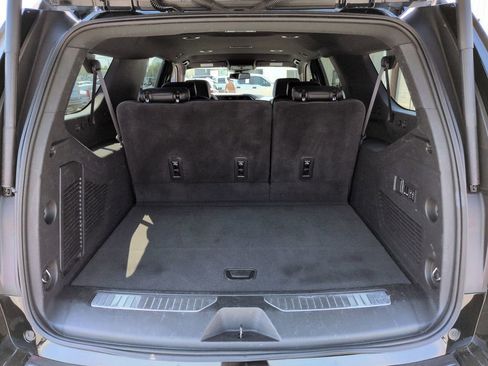 Used 2024 GMC Yukon XL Denali image 30