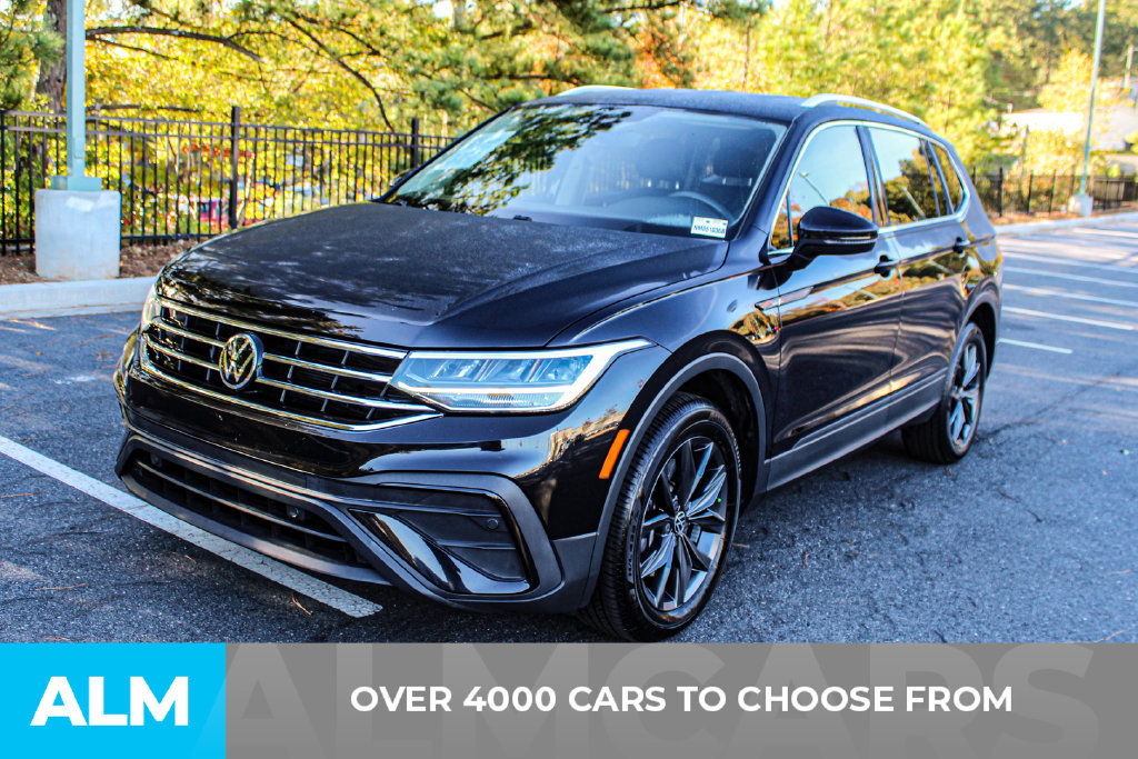 Used 2022 Volkswagen Tiguan SE FWD image 2