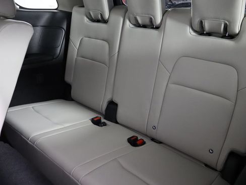 Used 2024 Nissan Pathfinder SL w/ Black Appearance Package FWD image 17