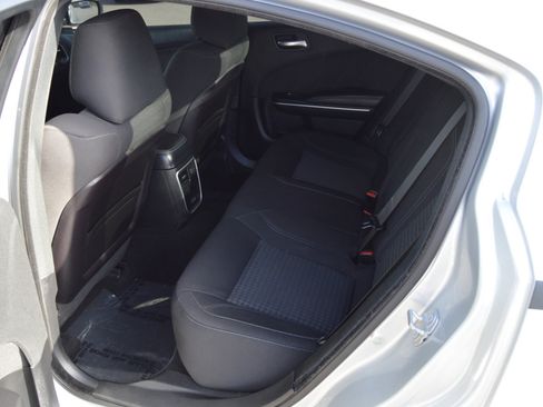 Used 2019 Dodge Charger SXT w/ Driver Confidence Group image 11