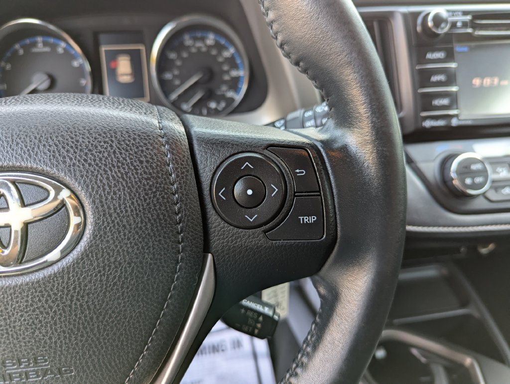 Used 2016 Toyota RAV4 XLE AWD/4WD image 18