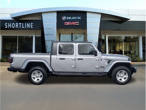 Used 2020 Jeep Gladiator Sport w/ Quick Order Package 24S AWD/4WD image 2