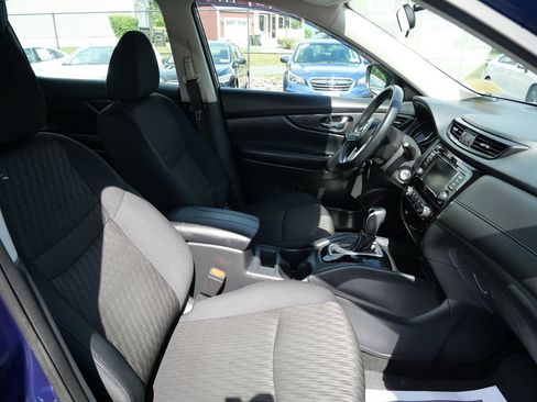 Used 2018 Nissan Rogue S AWD/4WD image 17