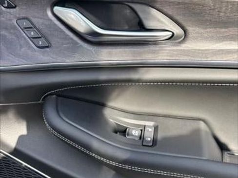 New 2025 Jeep Grand Cherokee L Overland w/ Advanced Protech Group III image 39