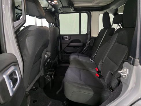 Used 2021 Jeep Wrangler Unlimited Sahara w/ Uconnect 4C Nav & Sound Group image 20