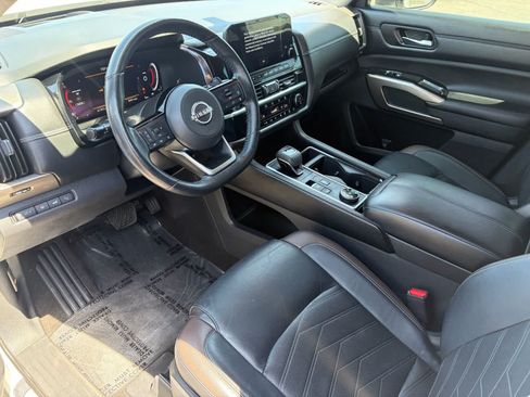 Used 2023 Nissan Pathfinder Platinum AWD/4WD image 10