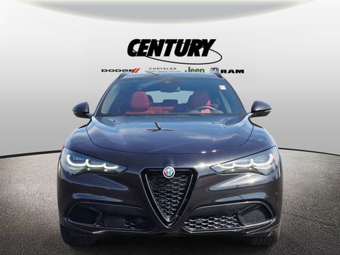Used 2024 Alfa Romeo Stelvio Veloce image 9