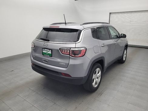Used 2018 Jeep Compass Latitude w/ Popular Equipment Group AWD/4WD image 9