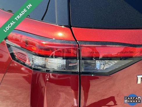 Used 2022 Nissan Pathfinder SV FWD image 10
