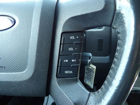Used 2010 Ford Escape XLT AWD/4WD image 17