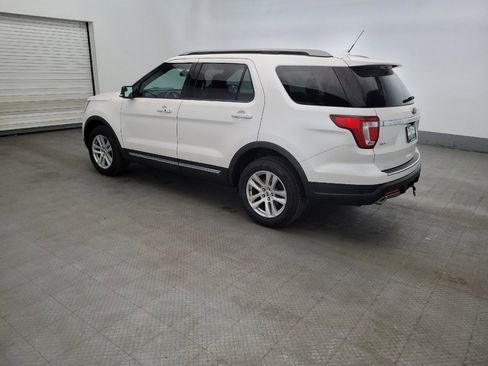 Used 2018 Ford Explorer XLT w/ Equipment Group 202A AWD/4WD image 3