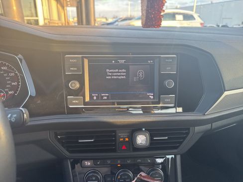 Used 2020 Volkswagen Jetta R-Line image 11