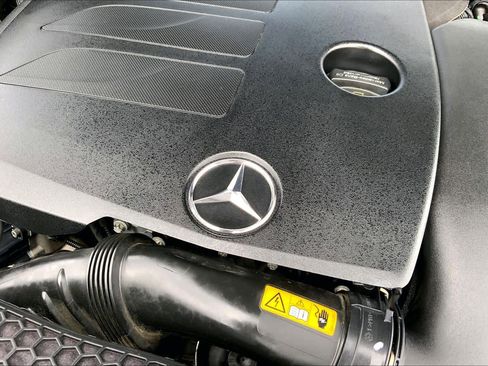 Used 2019 Mercedes-Benz C 300 Sedan image 32