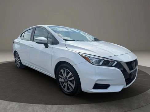 Used 2020 Nissan Versa SV FWD image 3