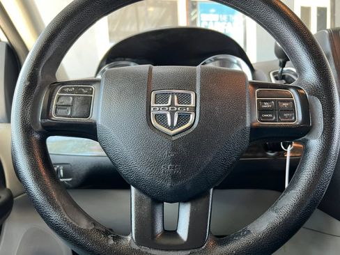 Used 2018 Dodge Grand Caravan SE w/ UConnect Hands-Free Group FWD image 21