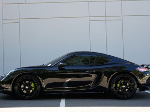 Used 2018 Porsche 718 Cayman RWD image 9