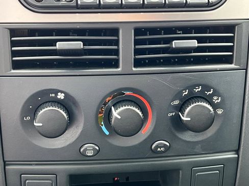 Used 2004 Jeep Grand Cherokee Laredo w/ Convenience Group image 22