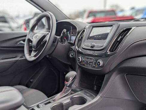 Used 2023 Chevrolet Equinox RS image 43