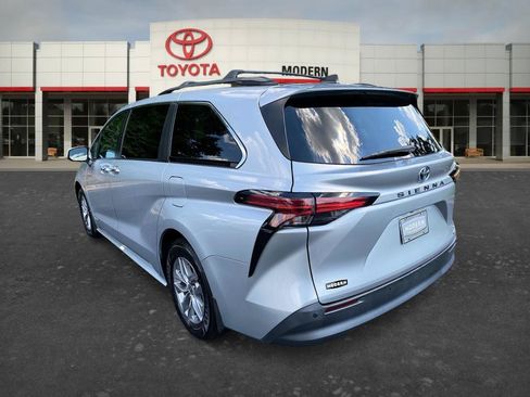 Certified 2021 Toyota Sienna XLE FWD image 7