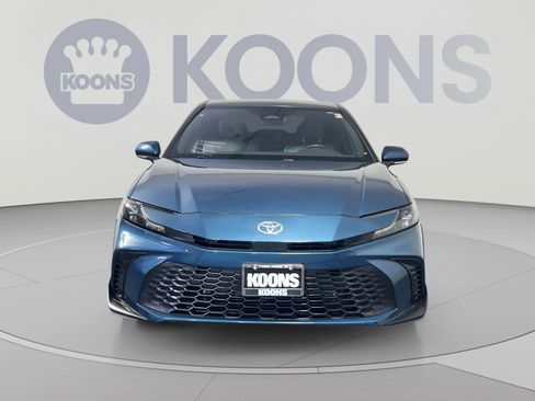 Used 2025 Toyota Camry SE w/ Convenience Package FWD image 4