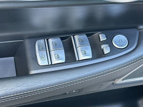 Used 2022 BMW 740i w/ Premium Package RWD image 11