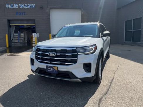 Certified 2026 Ford Explorer Active AWD/4WD image 4