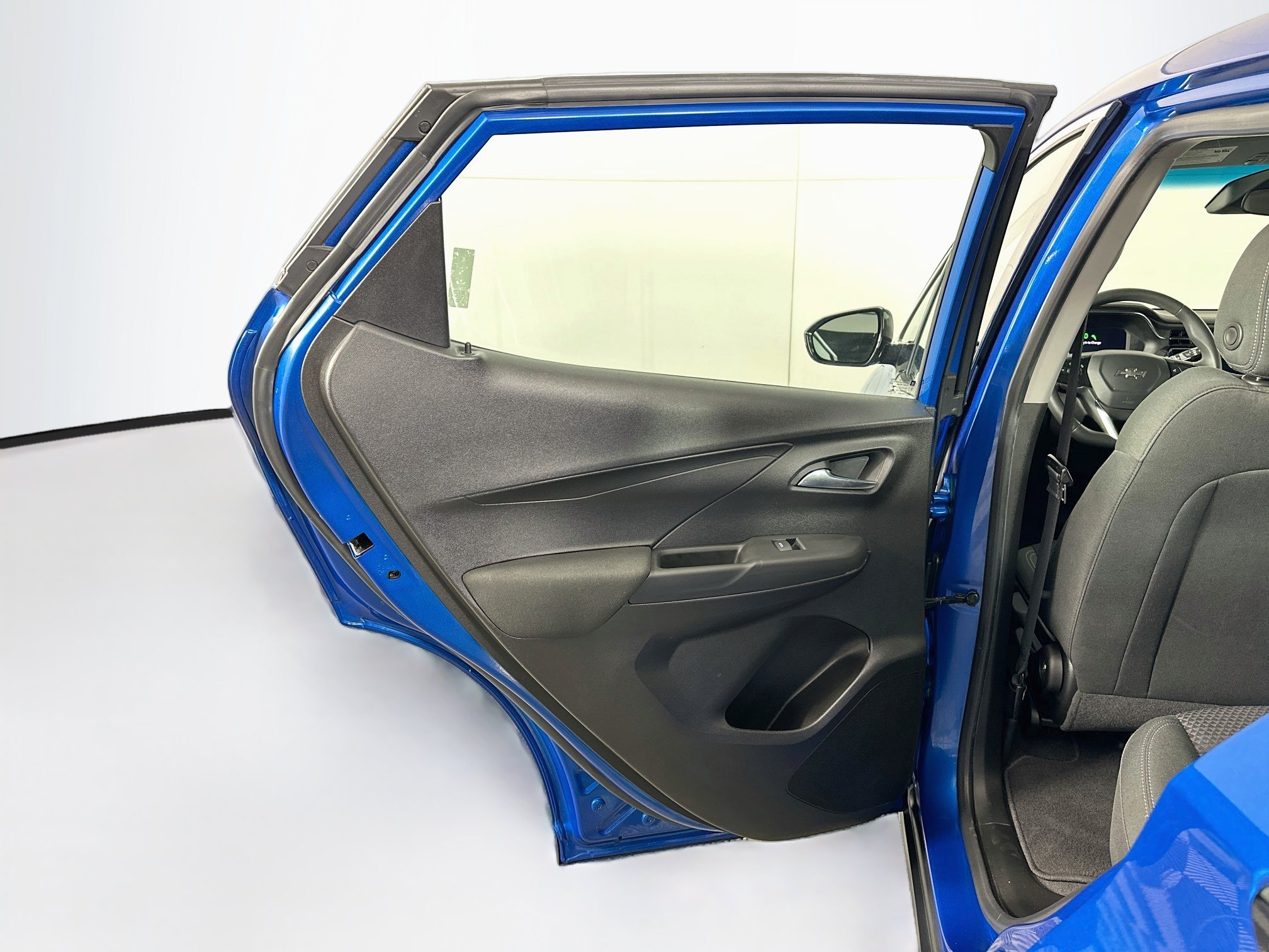 Used 2022 Chevrolet Bolt LT FWD image 25