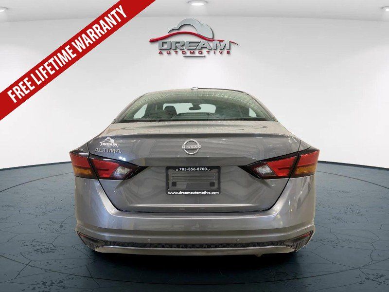 Used 2025 Nissan Altima 2.5 SV FWD image 17