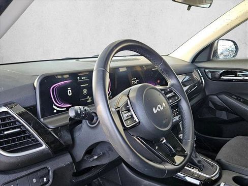 Used 2025 Kia Seltos S image 9